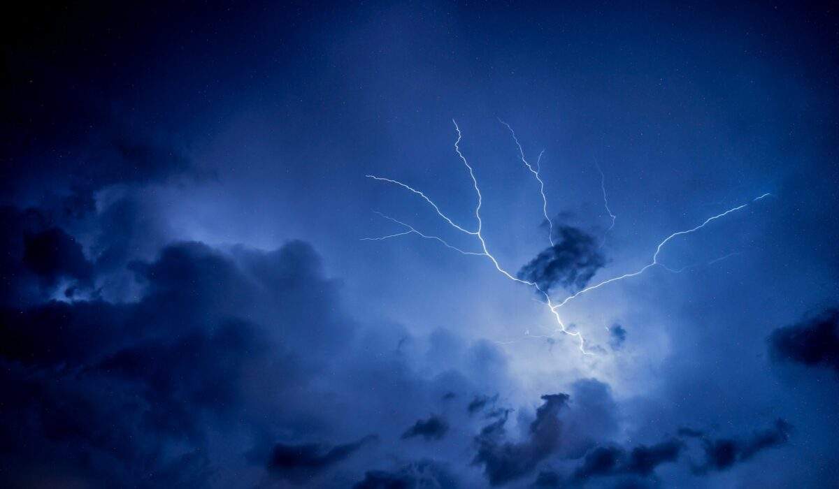 best roofers guide to storm damage